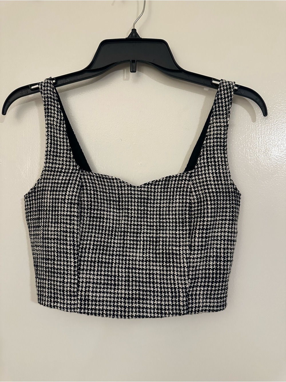 NWOT Abercrombie Crop Top - Black & White